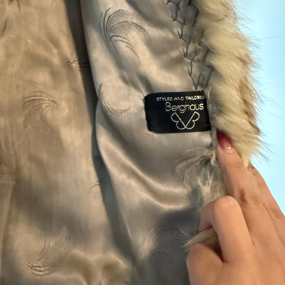 Berghaus Vintage Fur Coat in Cream and Tan - Picture 5 of 7